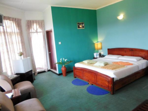 Гостиница Binota Hotel  Hawaeliya